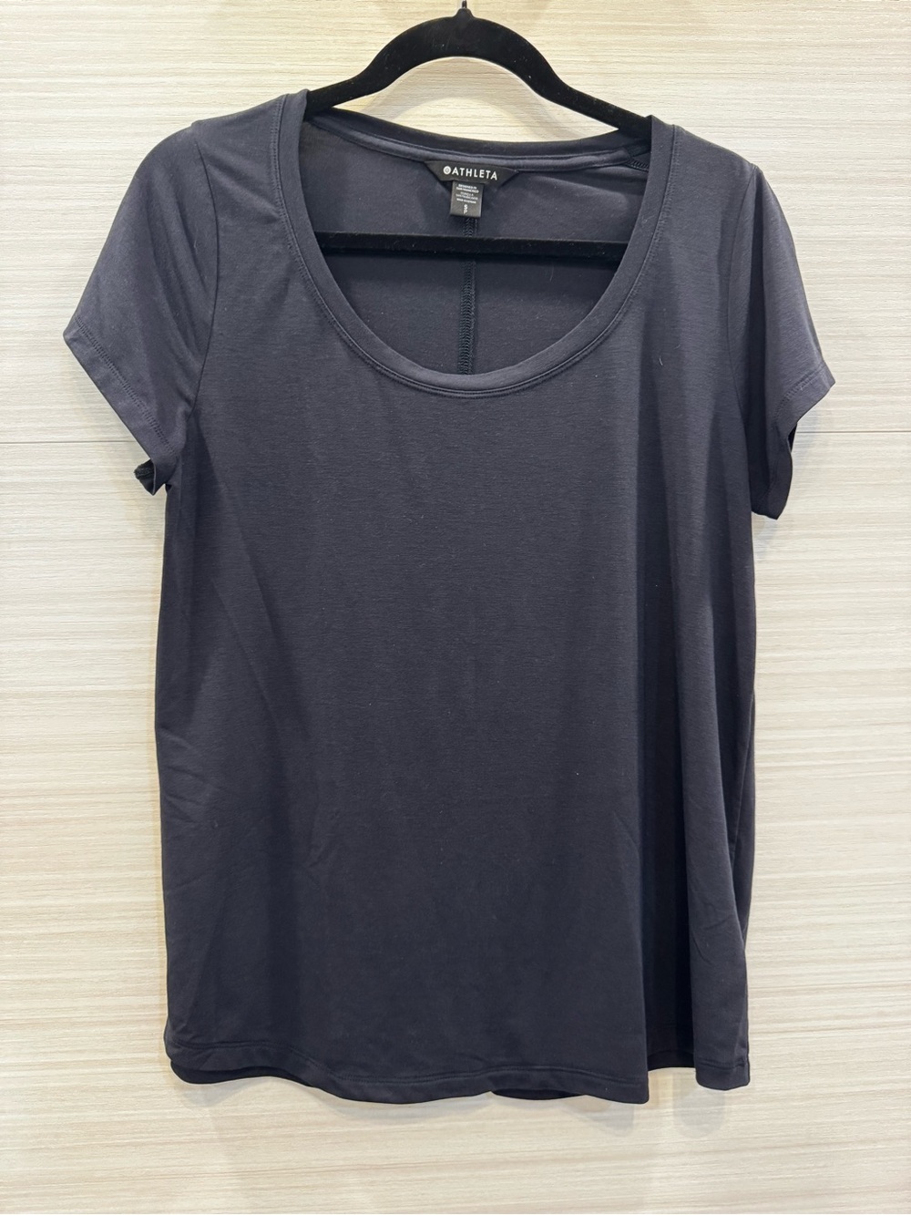 Athleta Stratus ll Tee Black Scoop Neck size Small